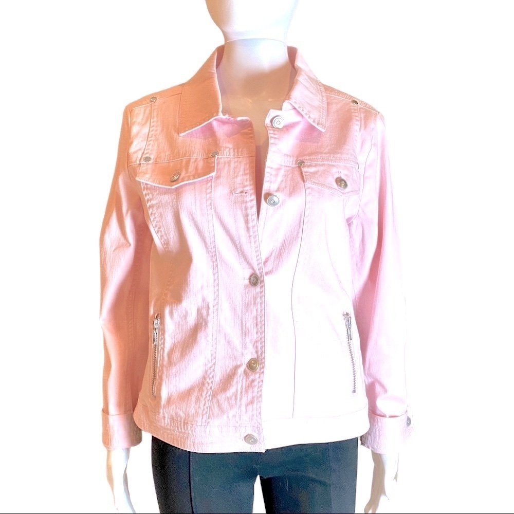 💕🛍 City Girl pink jean jacket size small